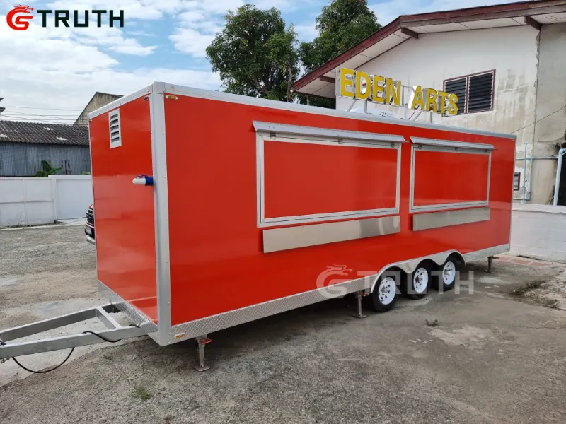 Thailändischer Kunde startet erfolgreich ein Pizza- und BBQ-Geschäft mit einem 6,7 m langen roten Lebensmittelanhänger von Qingdao Truth Technology
